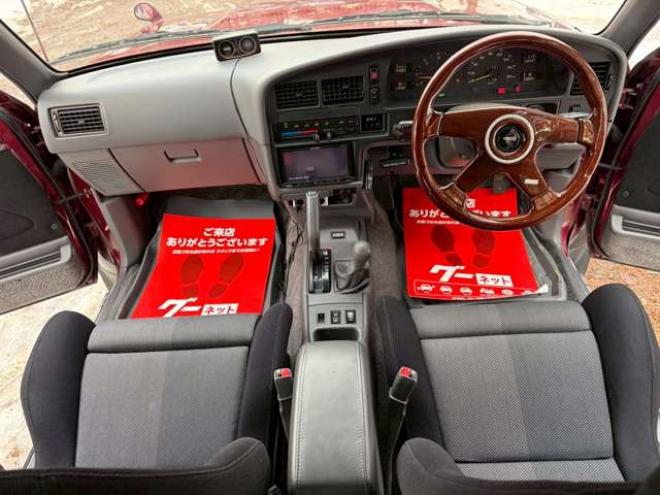 ハイラックスサーフ3.0 SSR-G ワイドボデー ディーゼルターボ 4WD　レカロシート　社外ハンドル　社外ナビ　地デジ　ETC　2バッテリー　バンパーガード　パワステ　パワーウィンドウ　純正アルミホイール　クルーズコントロール　寒冷地仕様 3000