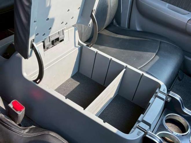 キャラバンNV350 2.5 プレミアムGX ロングボディ ディーゼルターボ 4WD　ヒッチメンバー　エンジンスターター　パワステ　パワーウィンドウ　純正ナビ　バックカメラ　ETC　社外アルミホイール　ABS　キーレスエントリー　ドライブレコーダー 2500