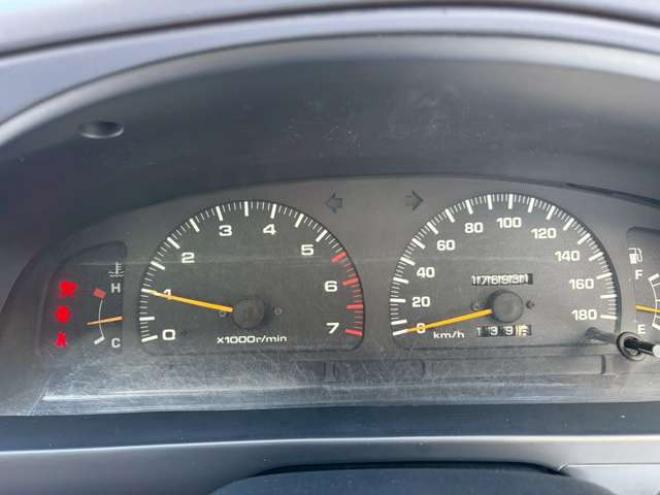 ハイラックスサーフ2.7 SSR-X 4WD　リフトアップ　全塗装済レッド　社外ナビ　ETC　パワステ　パワーウィンドウ　ABS　キーレスエントリー　ルーフレール　サンルーフ 2700