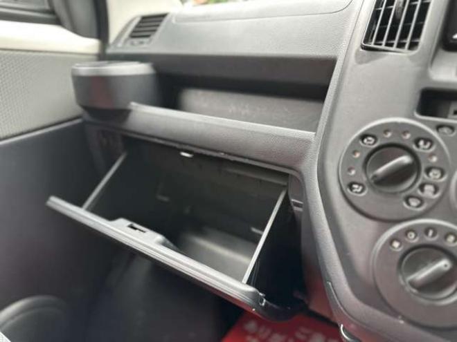 タウンエースバン1.5 GL 4WD　アルトピアーノ　ベージュツートン全塗装済　ベッドキット　セカンドバッテリー　ETC　フルセグTVナビ　バックカメラ　アイドリングストップ　ABS　レーンキープアシスト　盗難防止装置　パワステ　パワーウィンドウ 1500