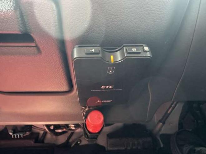 タウンエースバン1.5 GL 4WD　ベージュツートン全塗装済　ストラーダナビTV　バックカメラ　LEDヘッドライト　純正デフロック　リアヒーター　寒冷地仕様　ブラウンレザー調シートカバー　ルーフラック 1500