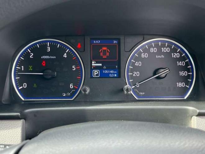 キャラバンNV350 2.5 プレミアムGX ロングボディ ディーゼルターボ 4WD　ABS　衝突軽減ブレーキ　横滑防止装置　盗難防止装置　エアコン　パワステ　パワーウィンドウ　キーレス　片側スライドドア　フォグランプ　ETC　エアバッグ　オリジナル全塗装アンビルグレー　フロントグリル 2500