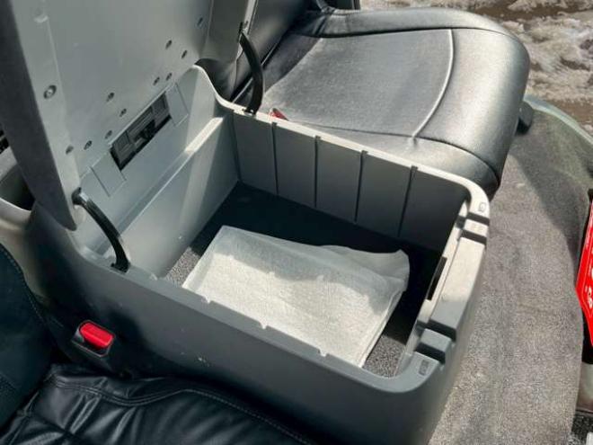 キャラバンNV350 2.5 プレミアムGX ロングボディ ディーゼルターボ 4WD　ABS　衝突軽減ブレーキ　横滑防止装置　盗難防止装置　エアコン　パワステ　パワーウィンドウ　キーレス　片側スライドドア　フォグランプ　ETC　エアバッグ　オリジナル全塗装アンビルグレー　フロントグリル 2500