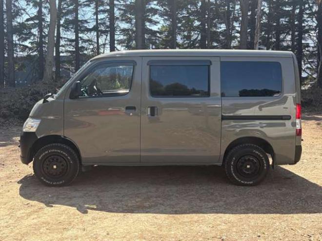 タウンエースバン1.5 GL 4WD　バックカメラ　エアコン　ドライブレコーダー　ETC　パワステ　パワーウィンドウ　ABS　キーレスエントリー　ベッドキット　寒冷地仕様　全塗装済 1500