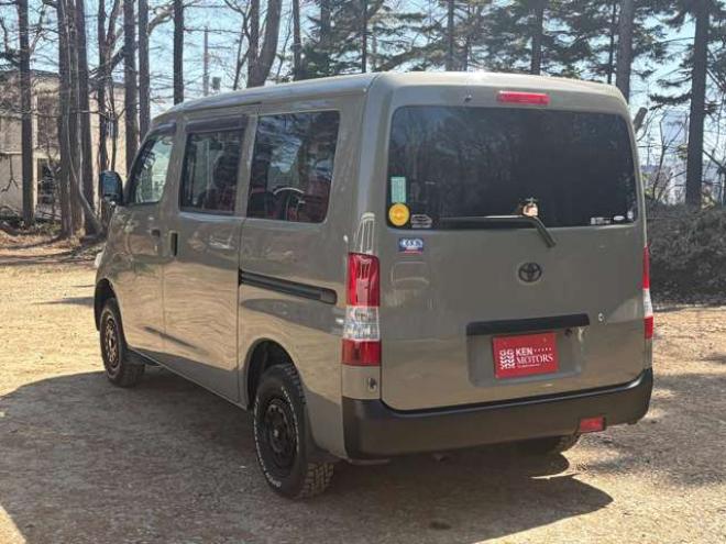 タウンエースバン1.5 GL 4WD　バックカメラ　エアコン　ドライブレコーダー　ETC　パワステ　パワーウィンドウ　ABS　キーレスエントリー　ベッドキット　寒冷地仕様　全塗装済 1500