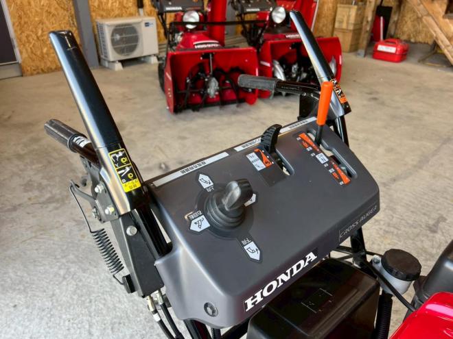 除雪機ホンダ　HSS970n（JX）クロスオーガー！61HR！