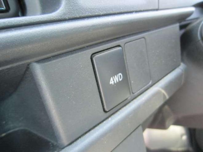 ハイゼットカーゴ デラックス SAIII ハイルーフ 4WD　道外仕入れ 後期型1オーナー  レーンキープアシスト　横滑り防止装置　衝突被害軽減ブレーキ　障害物センサー　ナビ&フルセグTV+Bカメラ キーレス  ドアバイザー Pガラス 記録簿 1年保証付 660