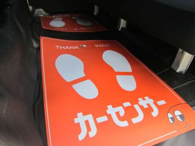 ハイゼットカーゴ デラックス SAIII ハイルーフ 4WD　道外仕入れ 後期型1オーナー  レーンキープアシスト　横滑り防止装置　衝突被害軽減ブレーキ　障害物センサー　ナビ&フルセグTV+Bカメラ キーレス  ドアバイザー Pガラス 記録簿 1年保証付 660