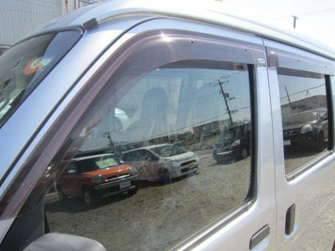 ハイゼットカーゴ デラックス SAIII ハイルーフ 4WD　道外仕入れ 後期型1オーナー  レーンキープアシスト　横滑り防止装置　衝突被害軽減ブレーキ　障害物センサー　ナビ&フルセグTV+Bカメラ キーレス  ドアバイザー Pガラス 記録簿 1年保証付 660