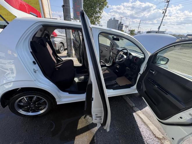 アルトALTO TURBO RS 4WD本州仕入　寒冷地仕様　ブレーキアシスト　TURBO 5AG 純正ワンセグナビ　シートヒーター　HIDヘッド　PUSHスタート　スマートキースペアー有　１５インチアルミ　エンジンオイル交換　スタットレス付　スポーツマフラー付　ETC 4WD 660 5Dr