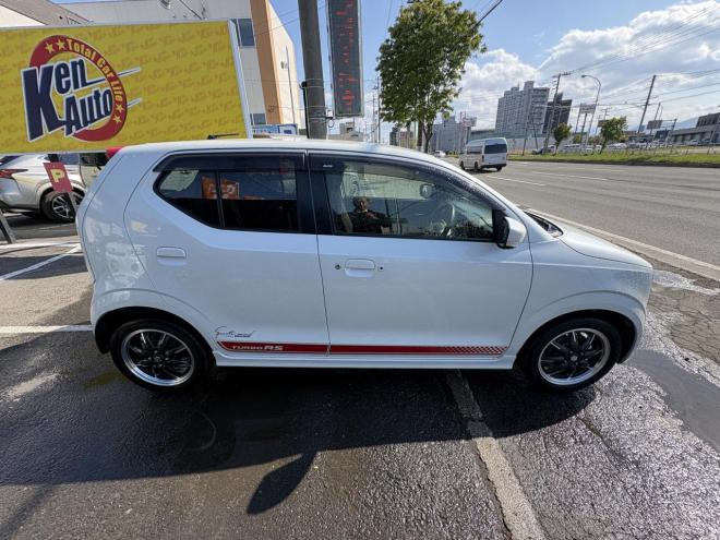 アルトALTO TURBO RS 4WD本州仕入　寒冷地仕様　ブレーキアシスト　TURBO 5AG 純正ワンセグナビ　シートヒーター　HIDヘッド　PUSHスタート　スマートキースペアー有　１５インチアルミ　エンジンオイル交換　スタットレス付　スポーツマフラー付　ETC 4WD 660 5Dr