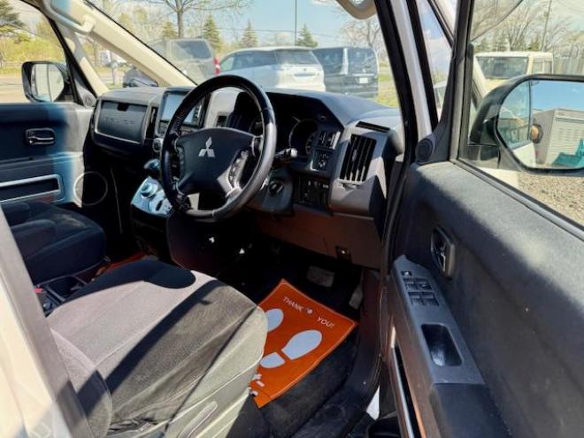 デリカＤ５　2.2DT Dパワーパッケージ 4WD 4WD 2200 5Dr