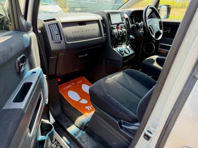 デリカＤ５　2.2DT Dパワーパッケージ 4WD 4WD 2200 5Dr