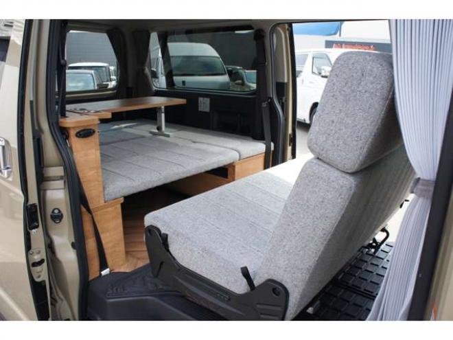 ハイエースバン2.8 スーパーGL ロング ディーゼルターボ 4WD　キャンパー鹿児島製　CKワイルダー　車中泊仕様　REVOシート　室内用エアコン　ベバストFFヒーター　走行充電　サブバッテリー　外部電源　オリジナルベッド　電動開閉バックドア　415SAFARI丸目キット 2800