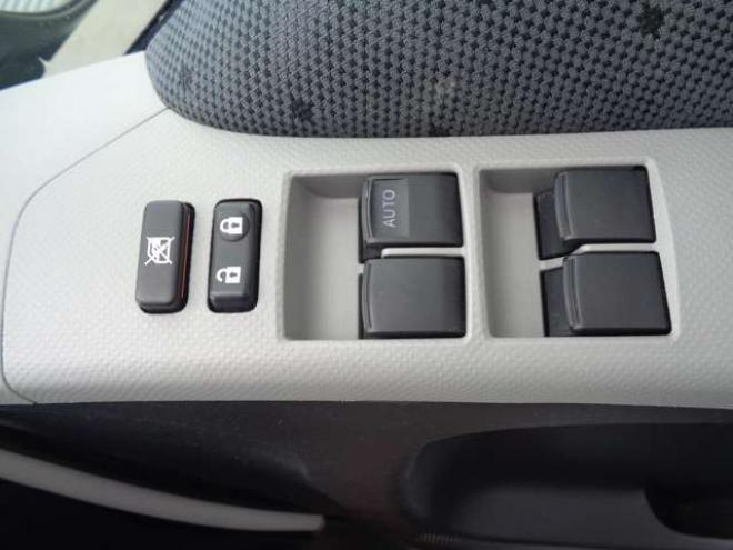 ヴィッツ1.3 F　FF　キーレス　純正CDオーディオ 2WD 1300
