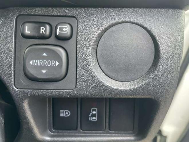 ハイエースコミューター 2.7 DX 4WD　4WD　2ナンバー　社内置き去り防止装置　純正ナビ　ドラレコ　パワースライド　全方位カメラ　寒冷地仕様 2700