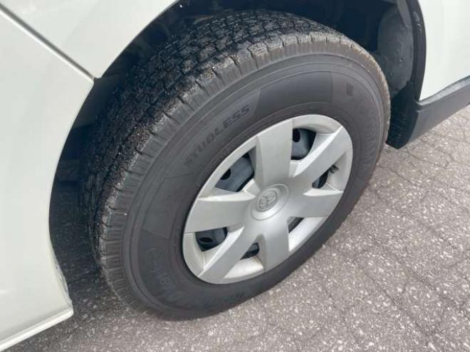 ハイエースコミューター 2.7 DX 4WD　4WD　2ナンバー　社内置き去り防止装置　純正ナビ　ドラレコ　パワースライド　全方位カメラ　寒冷地仕様 2700