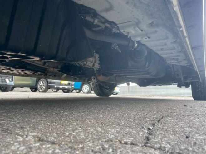 ハイエースコミューター 2.7 DX 4WD　4WD　2ナンバー　社内置き去り防止装置　純正ナビ　ドラレコ　パワースライド　全方位カメラ　寒冷地仕様 2700