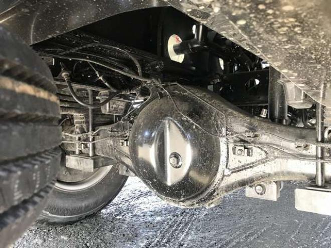 デュトロタンクローリー 2DG-XZU685M 新明和工業　 4WD 4000