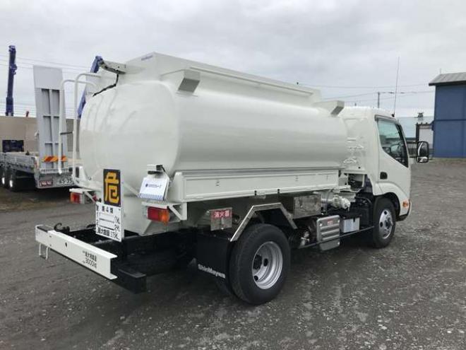 デュトロタンクローリー 2DG-XZU685M 新明和工業　 4WD 4000