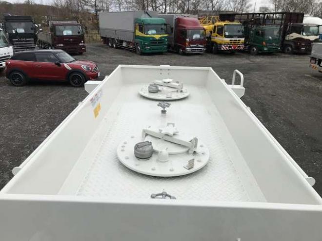 デュトロタンクローリー 2DG-XZU685M 新明和工業　 4WD 4000