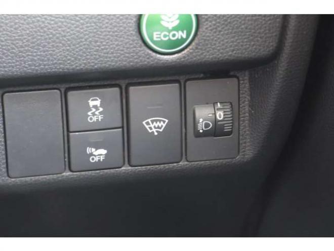 フィット1.5 ハイブリッド Fパッケージ 4WD　R9/3　バックカメラ　ドラレコ　自社　ローンカノウ 1500