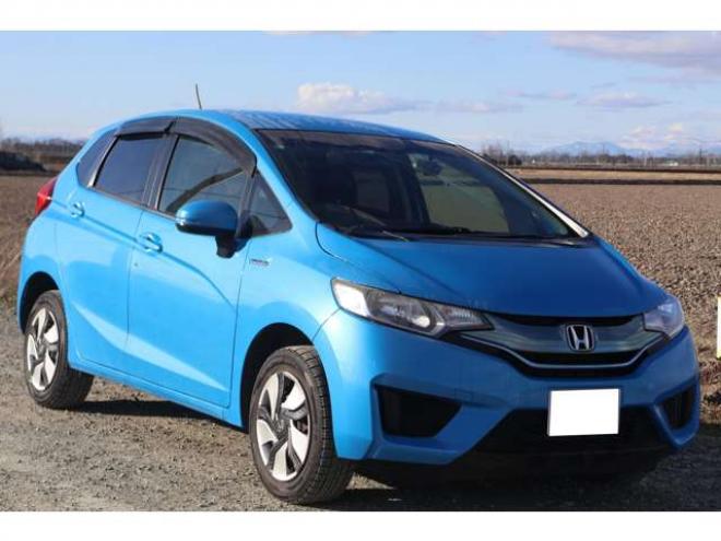フィット1.5 ハイブリッド Fパッケージ 4WD　R9/3　バックカメラ　ドラレコ　自社　ローンカノウ 1500