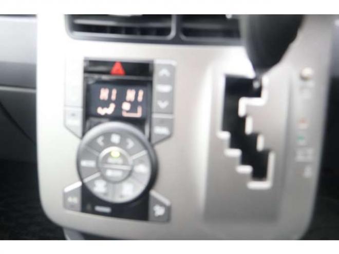 ノア2.0 X 4WD　検二年　バックカメラ　自社　ローンカノウ 2000