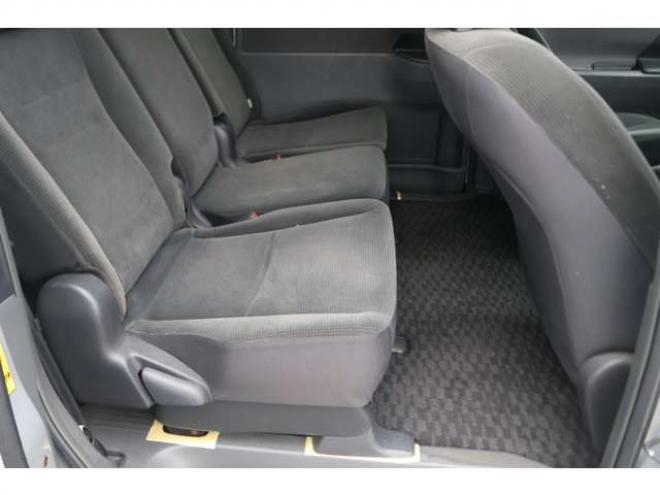 ノア2.0 X 4WD　検二年　バックカメラ　自社　ローンカノウ 2000