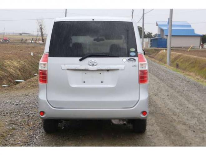 ノア2.0 X 4WD　検二年　バックカメラ　自社　ローンカノウ 2000
