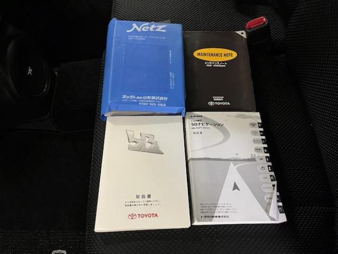 bBＺキラメキ　禁煙車　純正１５インチＡＷ＋新品夏タイヤ　社外ＡＷ＋スタッドレスタイヤ付　オーバーヘッドコンソール　ベンチシート　純正ナビ　地デジ　ＤＶＤ再生　Ｂｌｕｅｔｏｏｔｈオーディオ　バックカメラ　ＥＴＣ 4WD 1300 5Dr