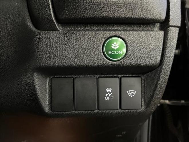 フィット１３Ｇ　Ｌパッケージ　本州仕入　ワンオーナー　寒冷地仕様　禁煙車　社外１５インチＡＷ　スタッドレスタイヤ付　純正ナビ　地デジ　バックカメラ　純正エンジンスターター　フロントガラス熱線　ミラーヒーター　アイドリングストップ 4WD 1300 5Dr