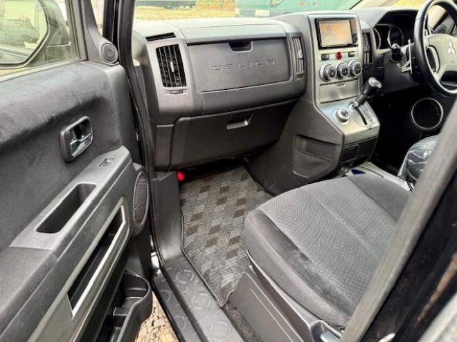 デリカＤ５　2.2DT Dパワーパッケージ 4WD 4WD 2200 5Dr