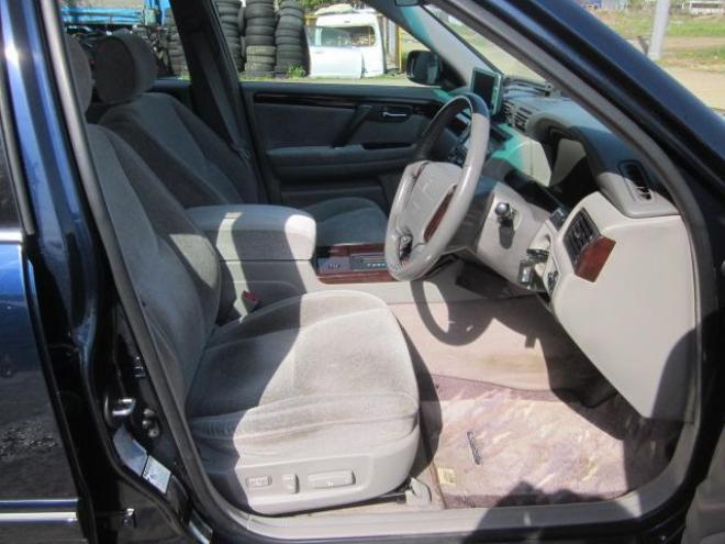 クラウンロイヤルエクストラLTD 4WD 2500 4Dr