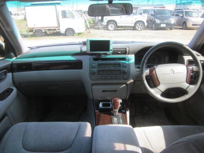 クラウンロイヤルエクストラLTD 4WD 2500 4Dr
