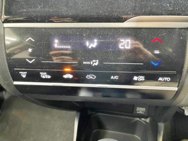 フィット13G Fパッケージ 4WD 5年保証 ナビTV スマキー ETC 自社認証工場 車検整備2年付 修復歴無 寒冷地仕様 禁煙