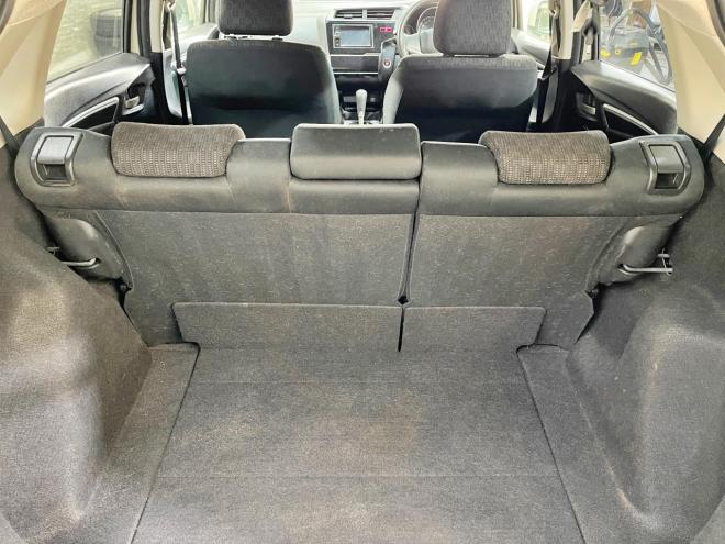フィット13G Fパッケージ 4WD 5年保証 ナビTV スマキー ETC 自社認証工場 車検整備2年付 修復歴無 寒冷地仕様 禁煙