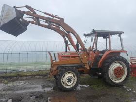 トラクター　クボタ M7950DT 79馬力 フロントローダー付き 4WD