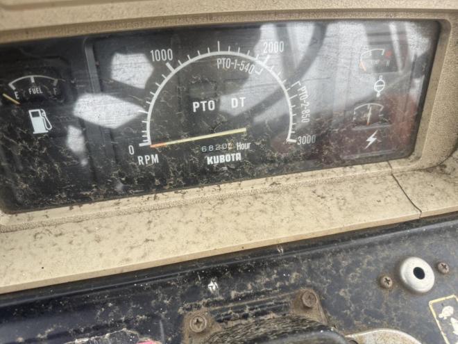 トラクタークボタ M7950DT 79馬力 フロントローダー付き 4WD