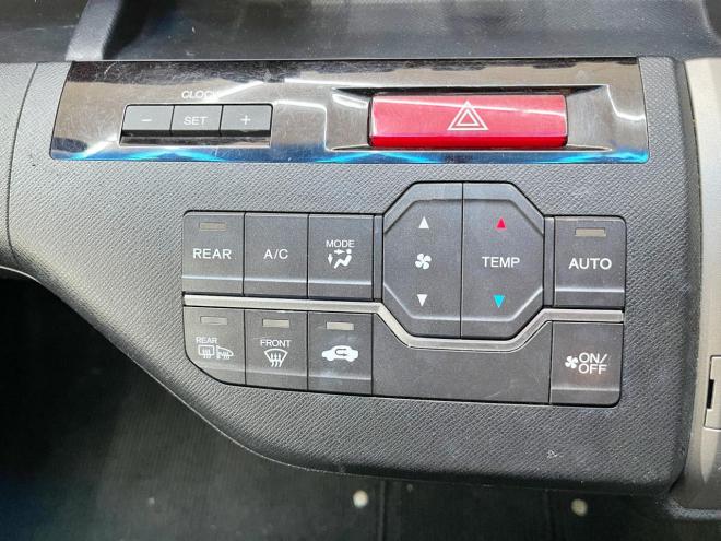 ステップワゴン2.0スパーダZ HDDナビエディション 4WD 5年保証 スマキー 両側パワスラ ETC 自社認証工場 車検整備2年付 修復歴無 寒冷地仕様 禁煙