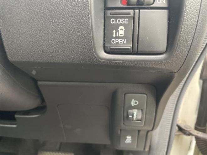 N-BOXＧ　２ＷＤ　ＦＦ車　バックカメラ　両側スライド・片側電動　ＴＶ　新在庫値　下げ中！ＧＷスペシャル！　スマートキー　アイドリングストップ　ＣＶＴ　盗難防止システム　ＡＢＳ　ＥＳＣ 2WD 660 5Dr