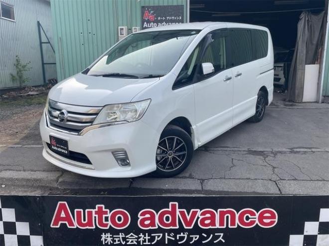 セレナハイウェイスター　４ＷＤ車　ＶＤＣ　アイドリングＳ　キーレスＥ　Ｗエアバック　盗難防止装置　エアバッグ　オートクルーズ　ＰＳ　ＰＷ　衝突安全ボディ　ＡＢＳ　３列シート　フルフラット　ウォークスルー　寒冷地仕様車 4WD 2000 5Dr