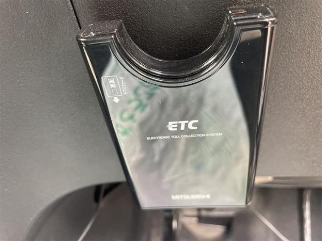 フリードスパイクＧ　ジャストセレクション　４ＷＤ　ナビ　ＴＶ　パワースライド　フロントガラス熱線　エンスタ　ＥＴＣ　バックカメラ　両側スライド・片側電動　電動格納ミラー　ＡＴ　ＡＢＳ　ＥＳＣ　エアコン 4WD 1500 5Dr