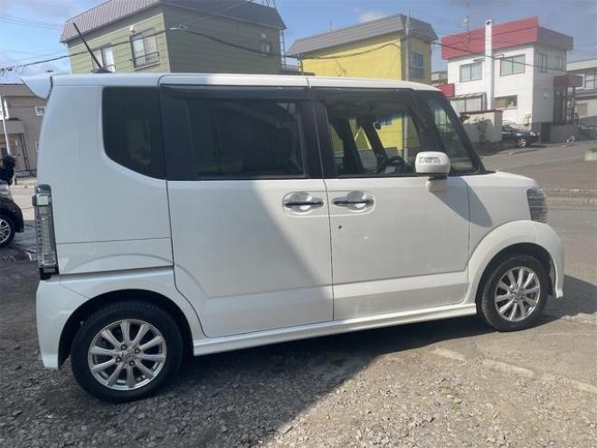 N-BOXカスタム Ｇ・Ｌパッケージ　後期モデル　４ＷＤ　新在庫値　下げ中！ＧＷスペシャル！　ＥＴＣ　バックカメラ　両側スライド・片側電動　ナビ　ＴＶ　ＨＩＤ　スマートキー　アイドリングストップ　シートヒーター　ベンチシート 4WD 660 5Dr