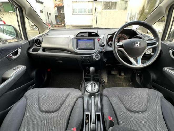 フィット1.3 G スマートセレクション 4WD　HONDAスマートキーシステム　ナビ　社外アルミホイール冬　社外アルミホイール夏 1300