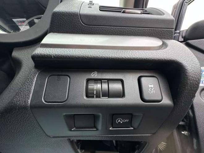 インプレッサスポーツ 1.6 i-L 4WD　SDナビ　Bluetooth　横滑り防止装置　アイドリングストップ　ETC　純正アルミホイール夏　　地デジ 1600