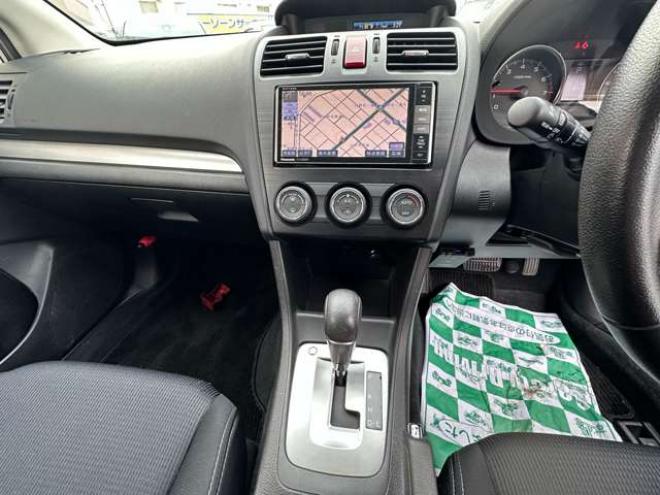 インプレッサスポーツ 1.6 i-L 4WD　SDナビ　Bluetooth　横滑り防止装置　アイドリングストップ　ETC　純正アルミホイール夏　　地デジ 1600