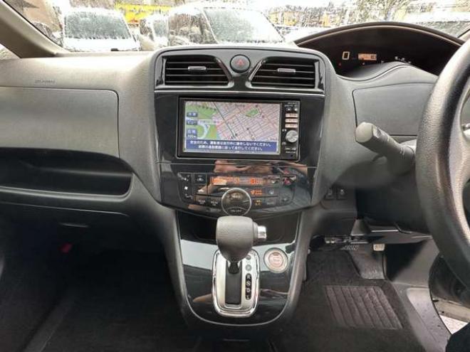 セレナ2.0 ハイウェイスター Vセレクション 4WD　両側ワンタッチオートスライドドア　ETC 2000