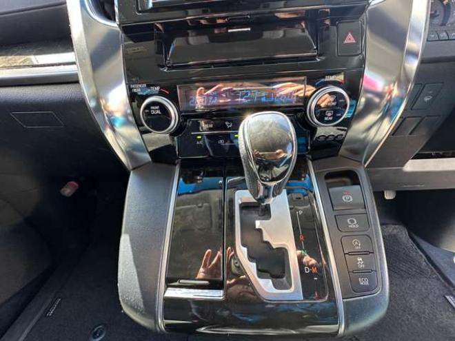 ヴェルファイア2.5 Z 4WD　寒冷地仕様　両側パワースライドドア　Bluetooth　ナビ　地デジ　衝突軽減ブレーキ　純正アルミホイール　　ビルトインETC　プッシュスタート　アイドリングストップ　サイドブレーキホールド 2500