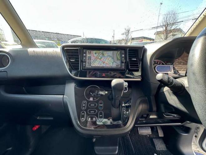 デイズルークスハイウェイスター Gターボ 4WD　ワンタッチ両側オートスライドドア　ナビ　Bluetooth　地デジ　運転席シートヒーター　衝突軽減ブレーキ　アイドリングストップ　横滑り防止装置　アラウンドビューモニター　バックモニター　純正アルミホイール 660
